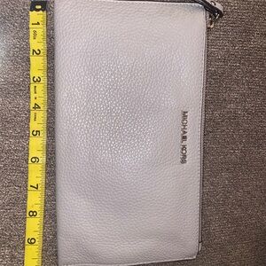 Michael Kors Grey Women’s Wristlet Wallet Silver